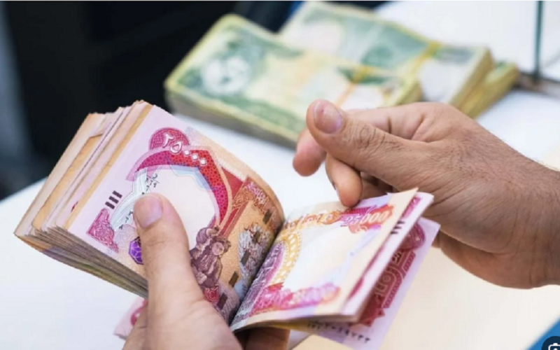 “رسميًا” المالية تُعلن موعد نزول الرواتب هذا الشهر في العراق بالزيادة الجديده
