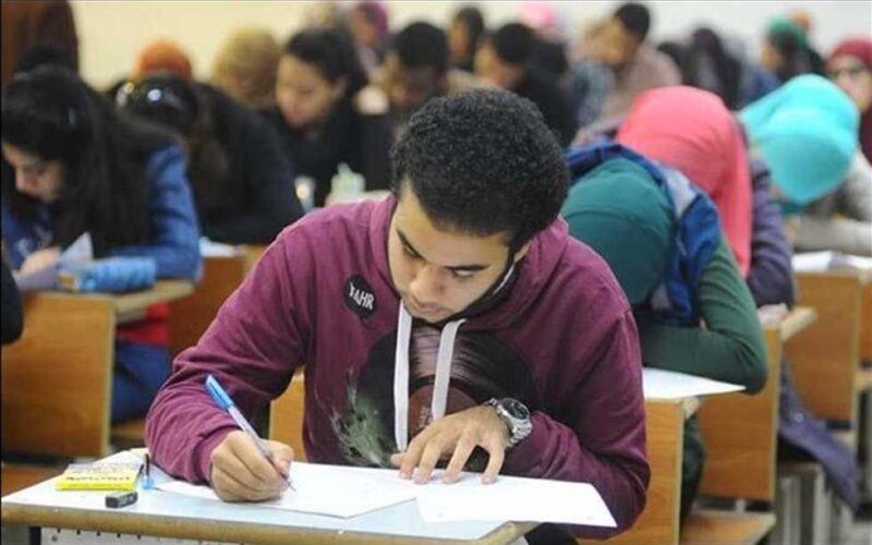 من هُنا>> جدول امتحانات الثانويه العامه 2023/2024 علمي وأدبي في كل المحافظات المصرية